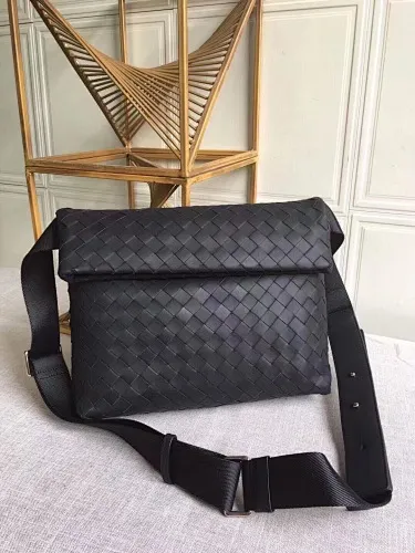 All categories 💚 Top version men’s bags 💚 BV 2024 new BV crossbody bag